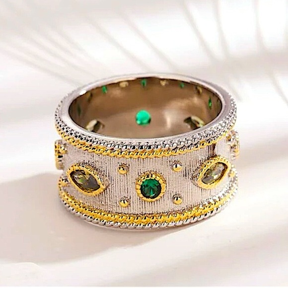 Silver Peridot Emerald Zircon Band Ring - Picture 2 of 3